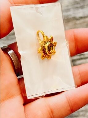 & Other Stories No piercing Gold Sunflower nose pin
